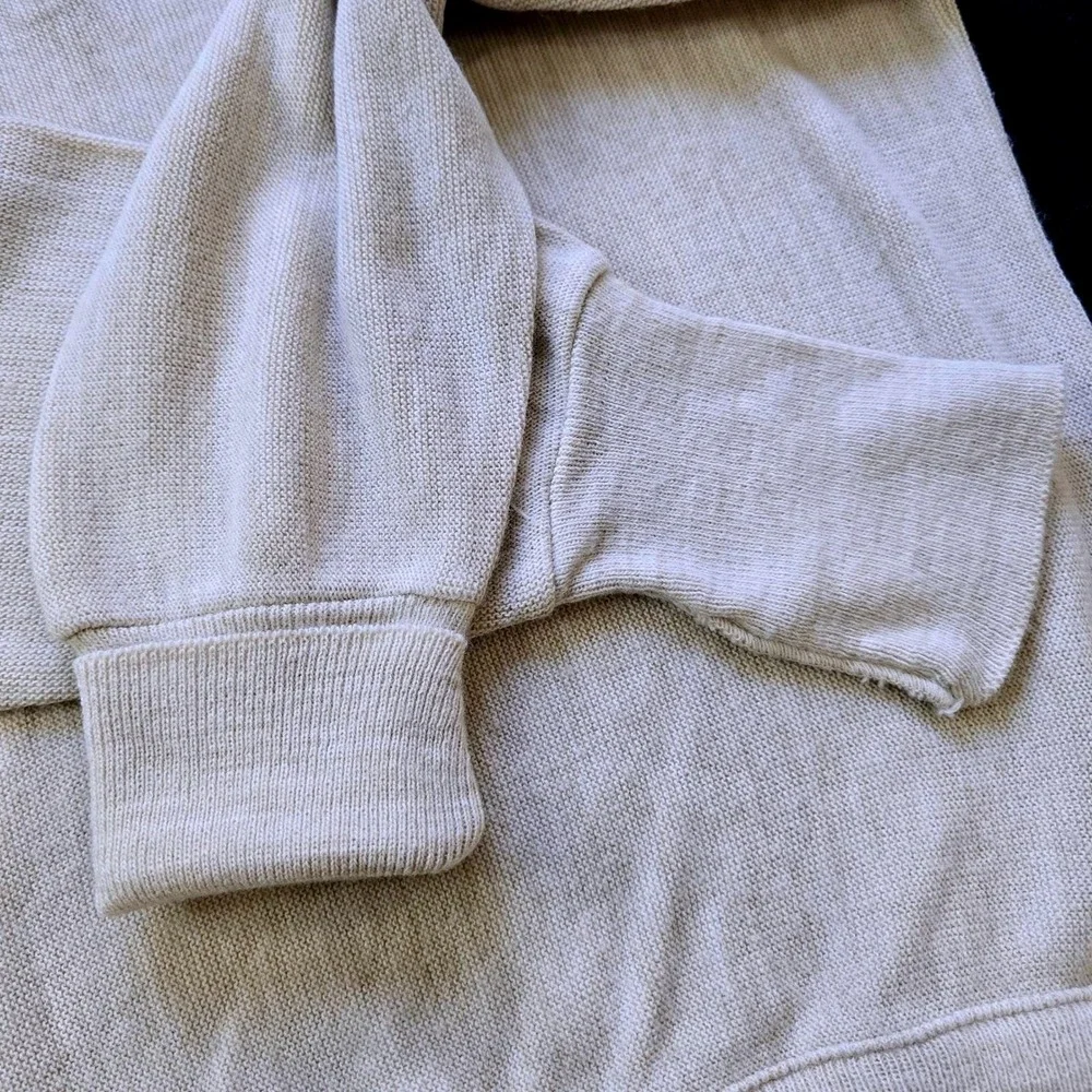IZOD  Men's Size L V-Neck Sweater Cream Made in USA Preppy Knit Golf GVC Vintage